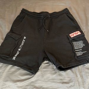 H&M NASA SHORTS XL
